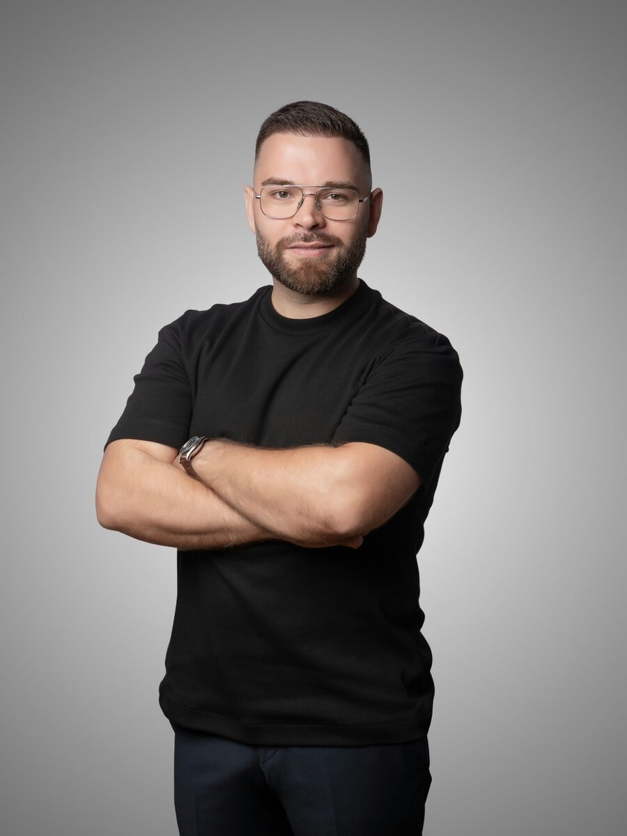 Simon, Top Stylist bei MG Hairdesign